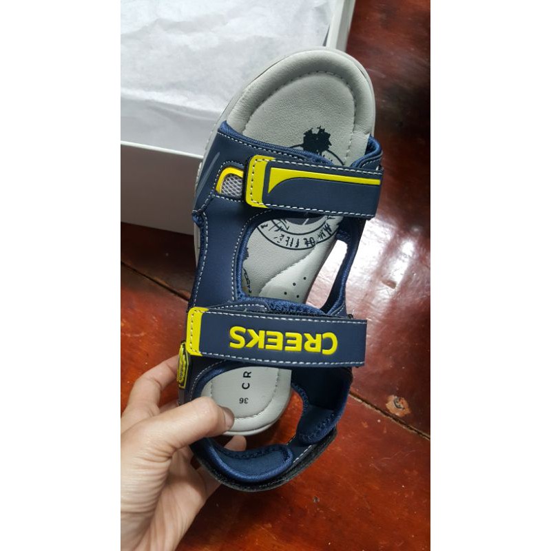 SANDAL CREEKS BÉ TRAI XUẤT DƯ Size 36-40