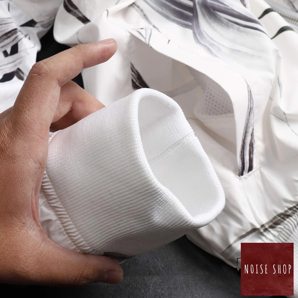 Áo Khoác Gió Hình Lá Trắng