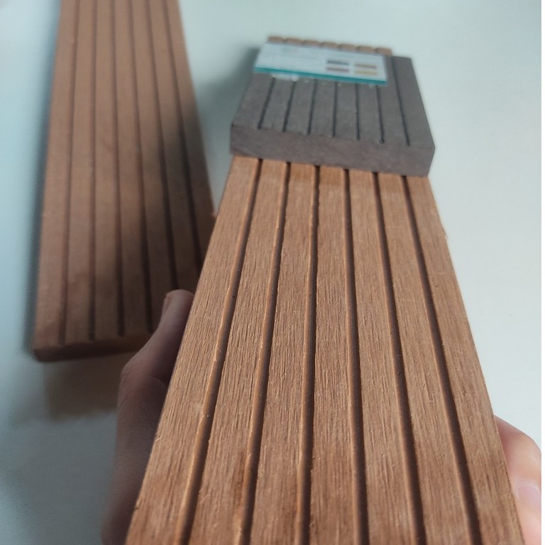 Thanh Đa Năng Gỗ Nhựa Giàn Hoa Ngoài Trời Composite Kích Thước 71 mm x 11 mm x 1000 mm