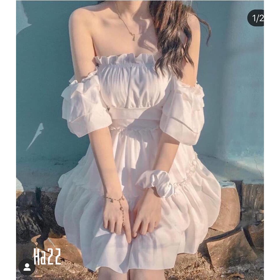 Đầm xòe trắng trễ vai bèo