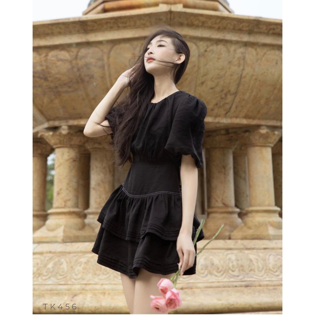 Đầm dáng xòe bèo tầng tay phồng cut out lưng đẹp