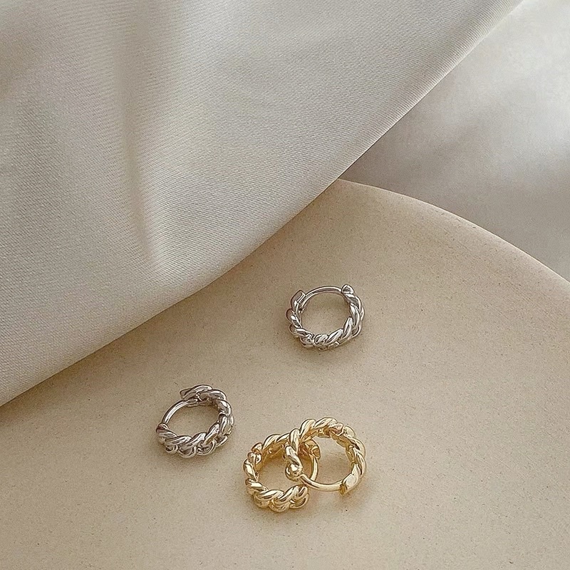Khuyên tai mini hoop đan 𝐥𝐚𝐫𝐞𝐢𝐧.𝐚𝐜𝐜𝐞𝐬𝐬𝐨𝐫𝐢𝐞𝐬