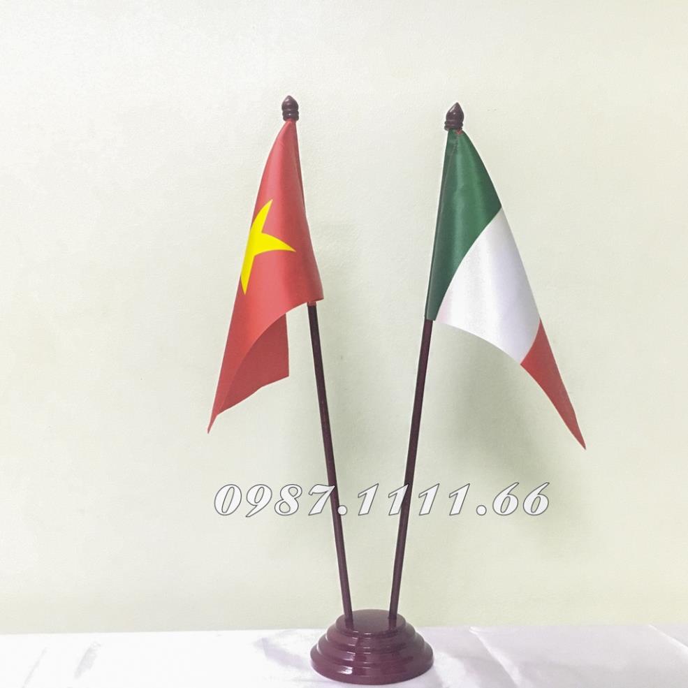 Cờ Để Bàn Đế gỗ Cắm 2 cờ Việt Nam - Ý In Kỹ Thuật Số