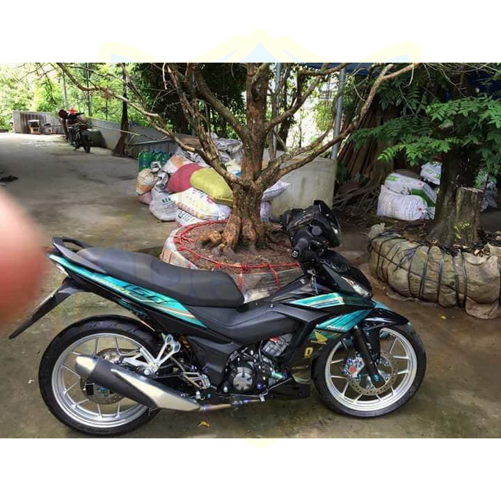 ( Quí khách vui lòng mang ra tiệm cho thợ dán ) Tem winner gtr crom đen