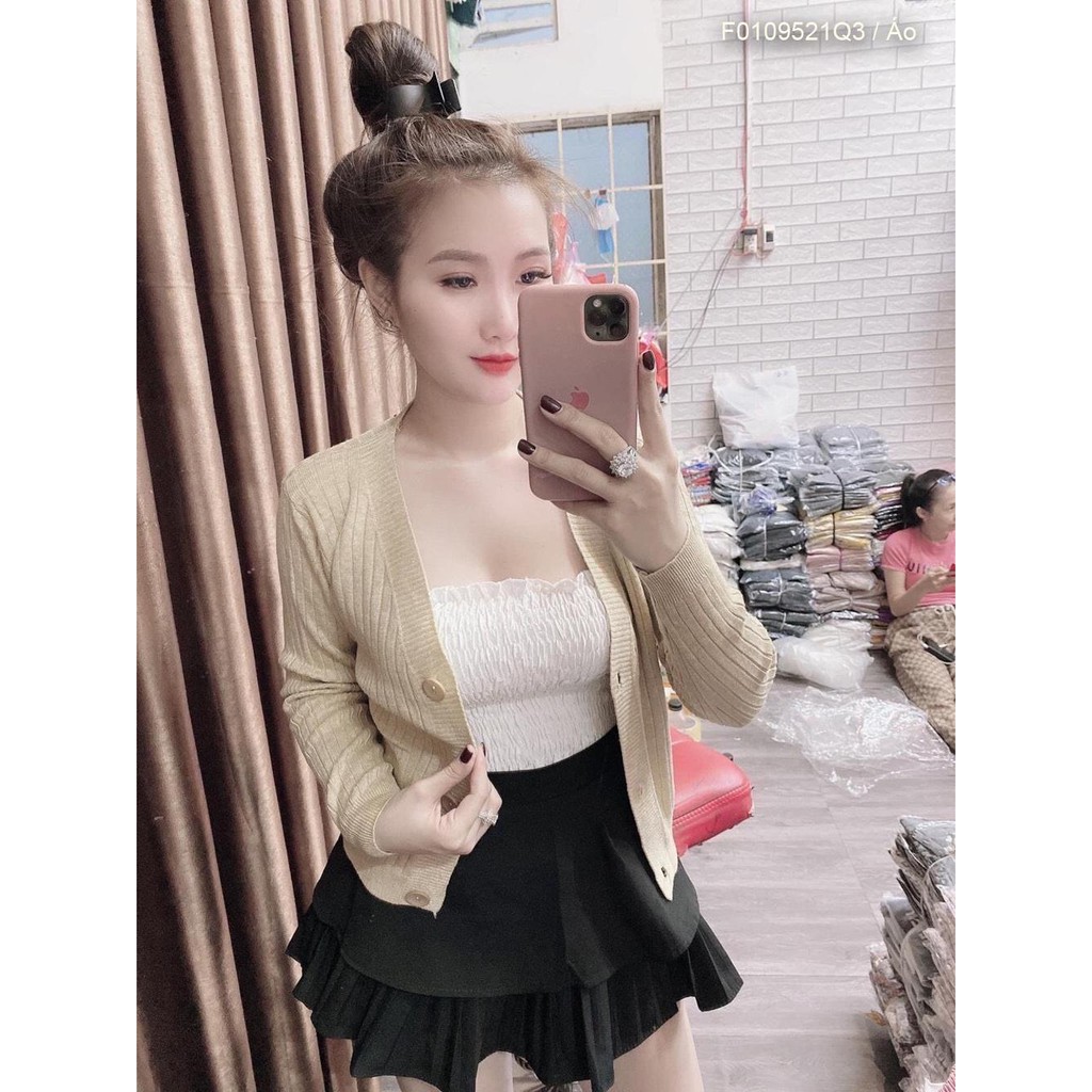 Áo khoác len gân nút cổ tim