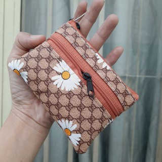 Móc khóa ví cầm tay hoa cúc (7.5×11cm)