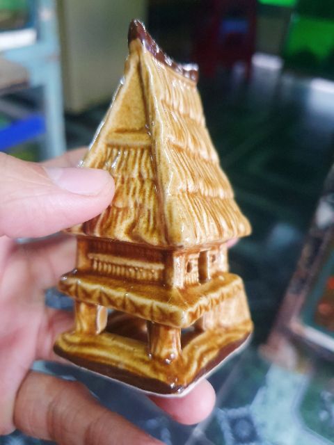 NHÀ LÁ TRÁNG MEN TRANG TRÍ HỒ CÁ NON BỘ 5X4X7CM