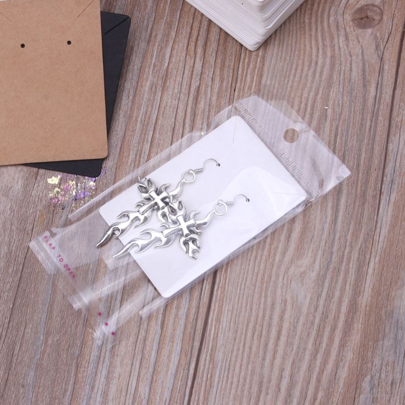 Bộ Thẻ Và Bông Tai Bằng Nhựa PVC Độc Đáo Tiện Dụng
