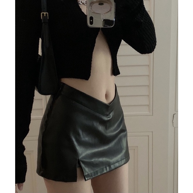 Áo croptop + chân váy da Ulzzang