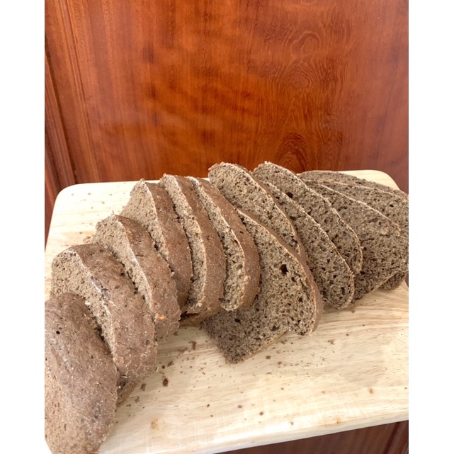 Bánh mì lúa mạch đen nguyên cám 450g - Dark rye whole wheat bread 450g