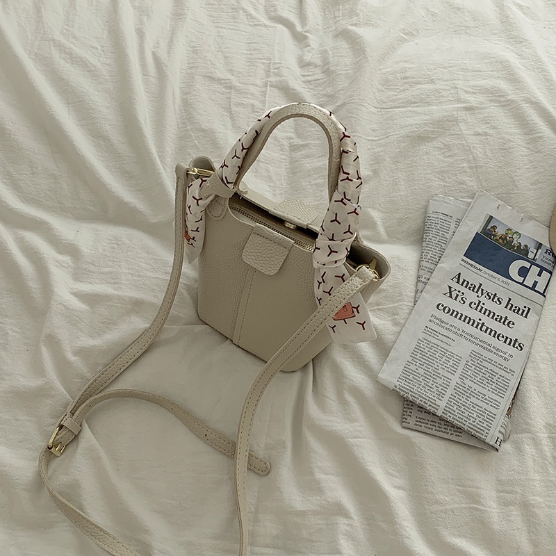 Túi Đeo Vai Vải Lụa Phối Khăn Choàng Cổ Đơn Giản Dễ Phối Đồ Thời Trang Cho Nữ