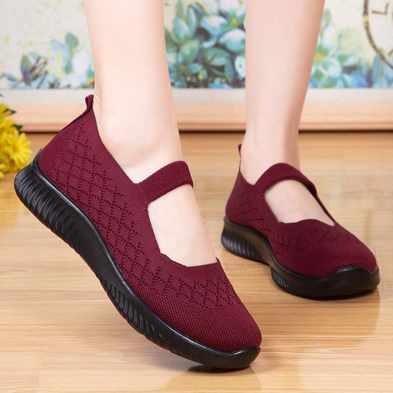 Mới mùa hè cũ giày vải Bắc Kinh lưới của phụ nữ thoáng khí miệng nông mẹ nhẹ đi bộ một chân cho người trung niên