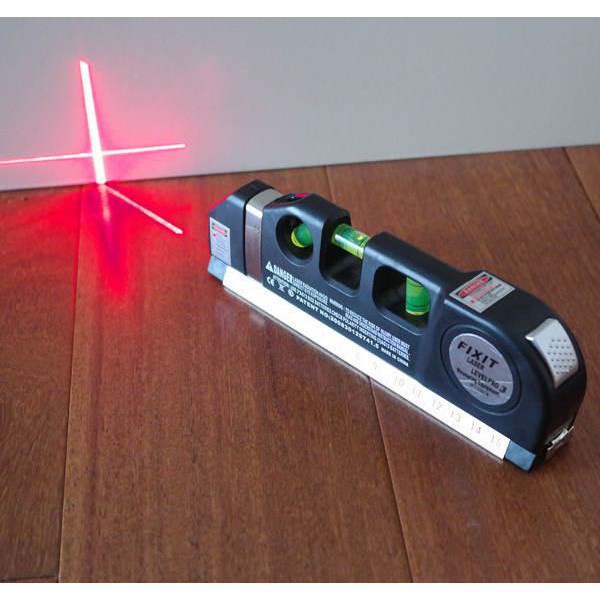 thước đo Laser kết hợp một thước đo băng, một bong bóng san lấp mặt bằng ba vị trí và mức laser vào một công cụ tiện lợi