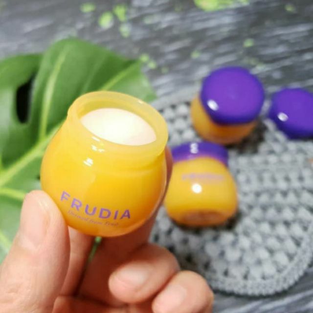 Son dưỡng mật ong việt quất FRUDIA BLUEBERRY HYDRATING HONEY LIP BALM