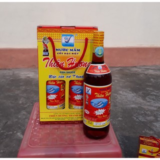 Hộp 2 chai nước mắm cốt cá cơm đặc biệt Thiên Hương 33 độ đạm