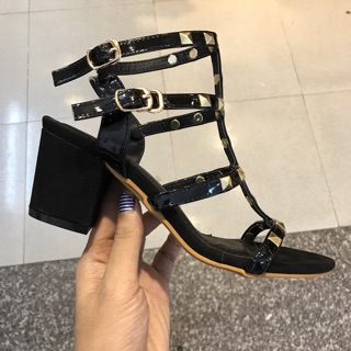 Sandal gót vuông 5p đinh tán vàng