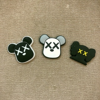 Sticker kaws bearbrick 2d trang trí dép sục