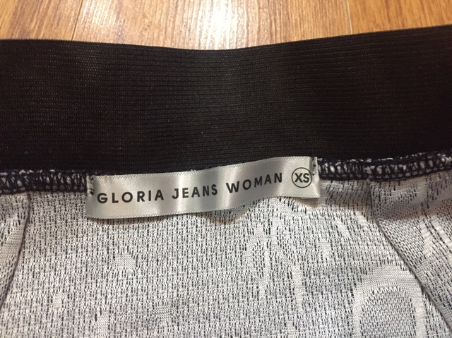 Chân váy ngắn xuất dư dáng xoè | BigBuy360 - bigbuy360.vn