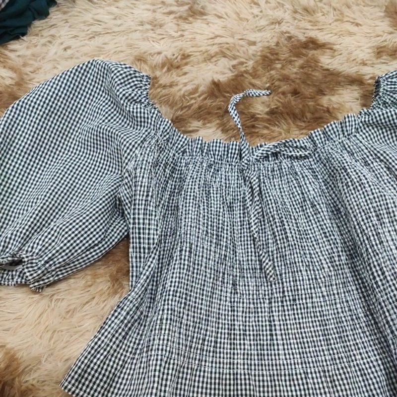 Áo croptop kiểu dún tay bồng pass