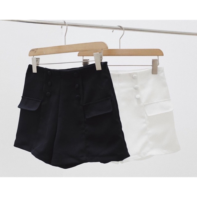 Quần short nắp túi
