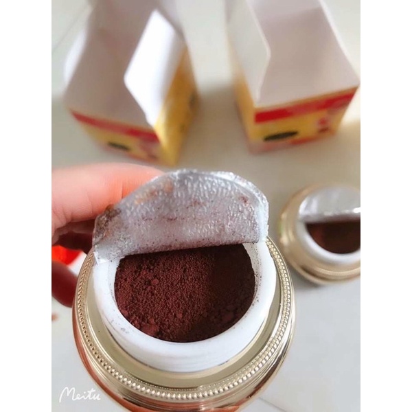 Bột tán mày, môi pha cùng mực xăm