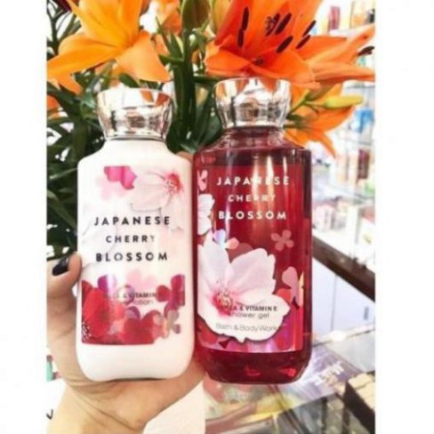 BỘ BA dưỡng da toàn thân Japanese Cherry Blossom (sữa tắm 295ml, xịt thơm 236ml và dưỡng thể 236ml) miu510