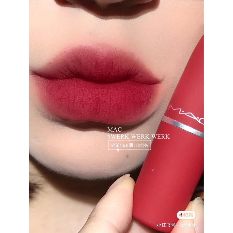 MAC - Son thỏi lì Showstopper Powder Kiss Lipstick