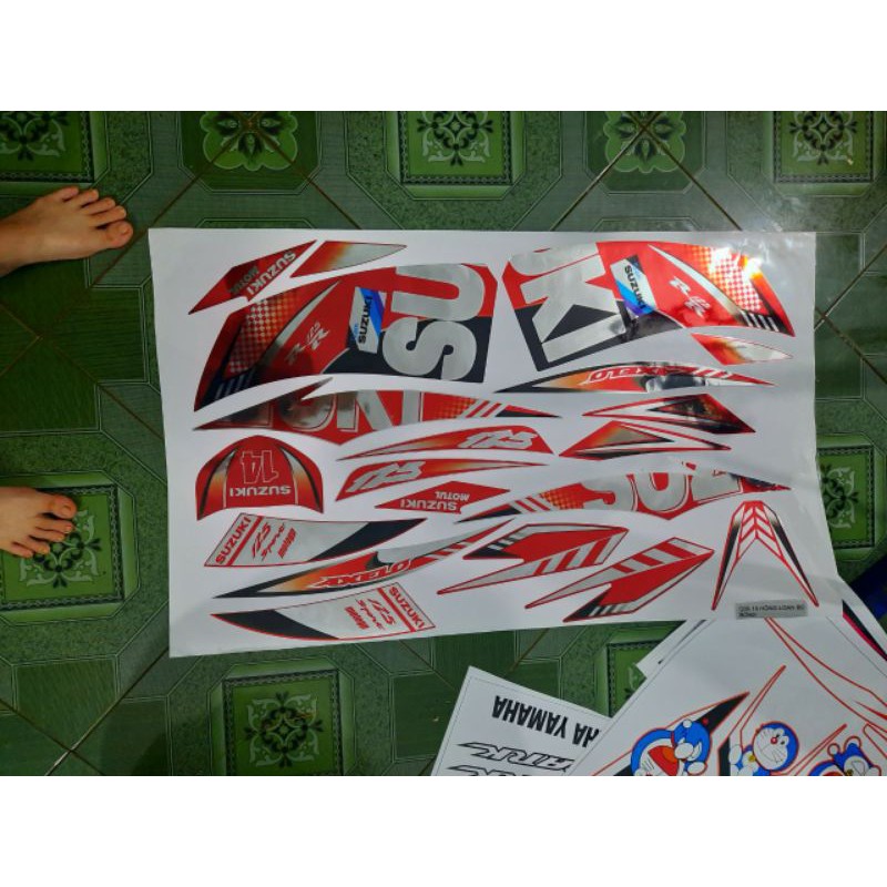 Tem rời crom dán xe Axelo đặt in ..