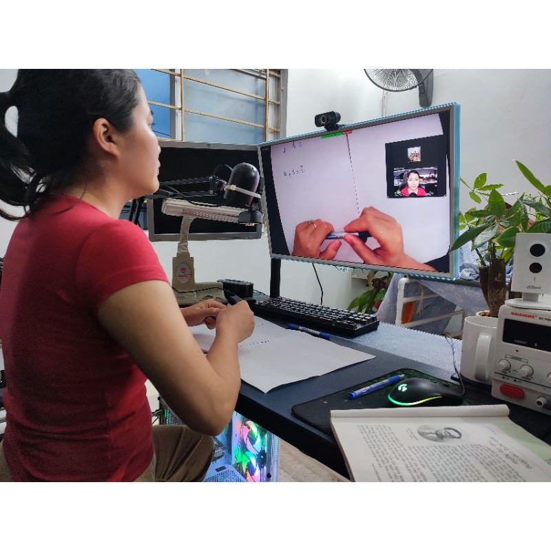 Máy chiếu vật thể, máy soi bài dạy online như bảng lớp