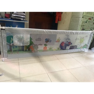Chắn giường thanh trượt.