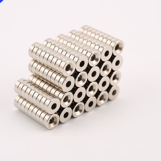 Nam châm tròn 8x3/5 lỗ tròn 3mm đường kính 8mm có khoét lỗ