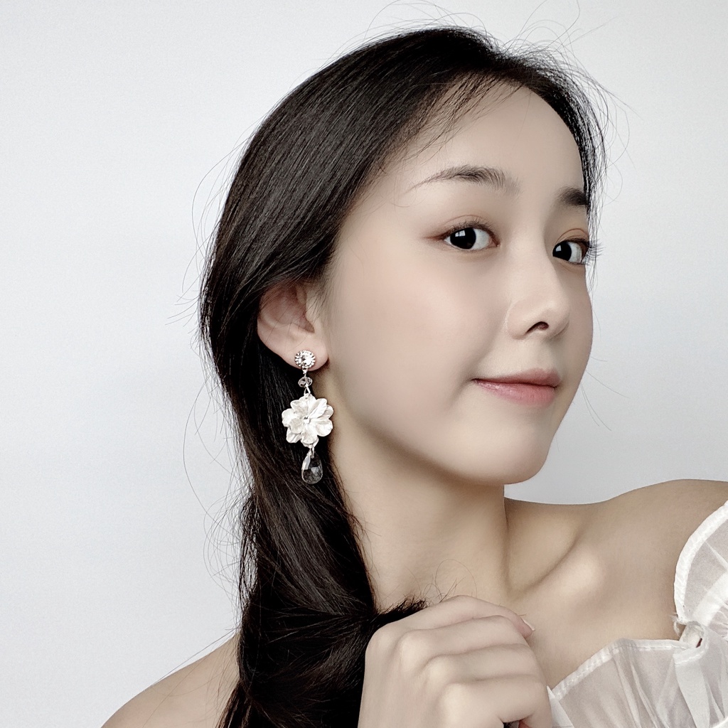 Bông Tai Mạ Bạc Dáng Dài Hình Hoa Trà Đính Kim Cương Giả Phong Cách Hàn Quốc