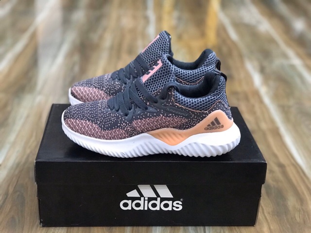 Giày alphabounce nữ siêu xinh (tặng box+ vớ))