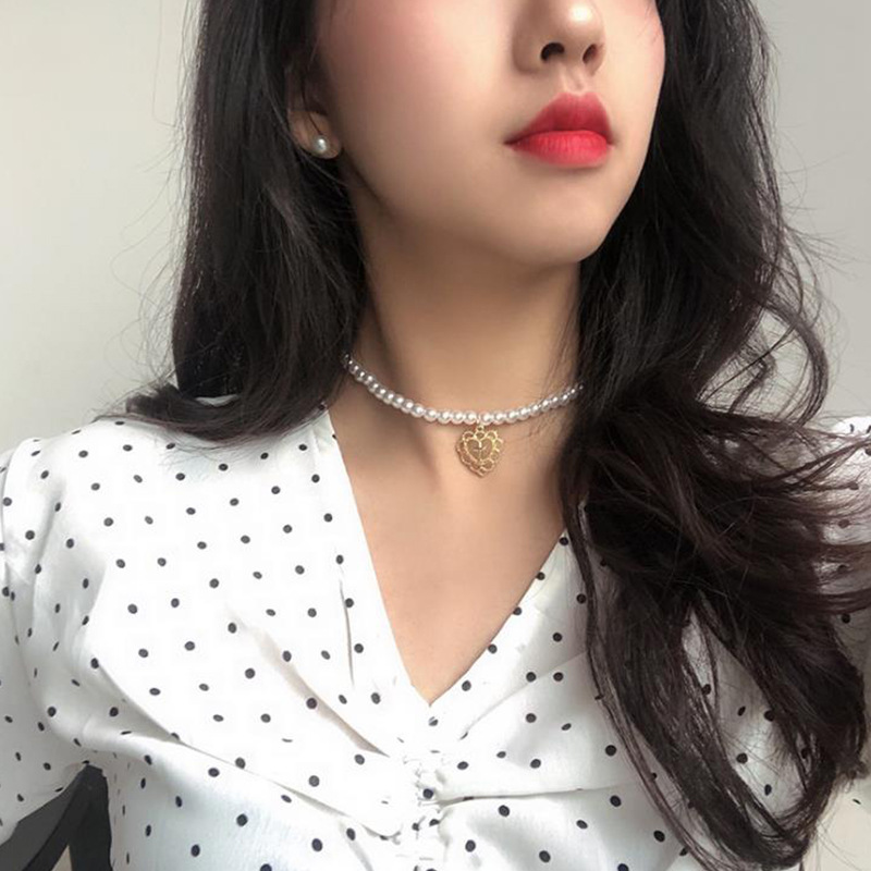 Awaken dây chuyền ngọc trai European and American Hollow Love Cross Necklace Retro Pearl Clavicle Chain Elegant Heart Pendant Necklace Woman