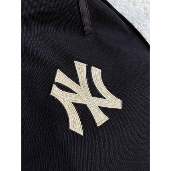 Túi Xách MLB Xuất Xịn Loại Du Lịch Trắng Đen
