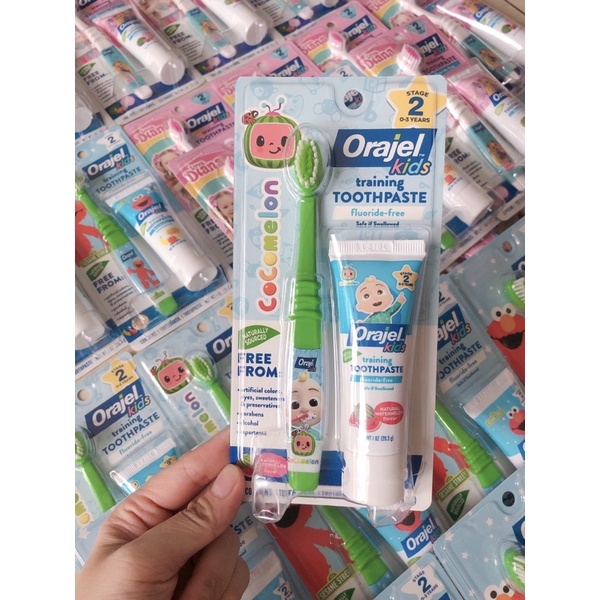 SET BÀN CHẢI & KEM ĐÁNH RĂNG ORAJEL Mỹ