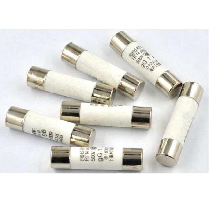 10 CÁI CẦU CHÌ SỨ RT18  1A 2A 3A 4A 5A 6A 10A 16A 20A 25A 32A