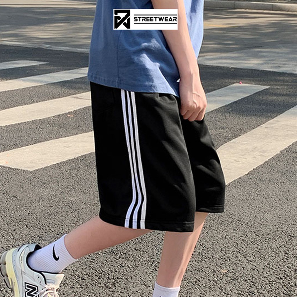 Quần đùi nữ ống rộng lưng cao eo cao giãn phối kẻ ba sọc màu đen n7clothing | BigBuy360 - bigbuy360.vn