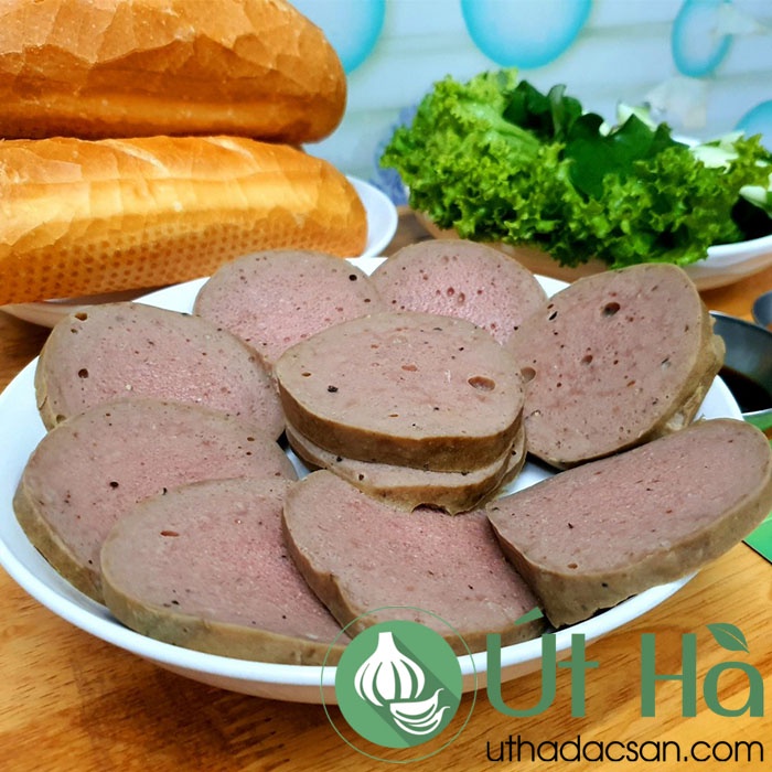 Chả Bò Quảng Ngãi Loại Đặc Biệt Cây 0.5KG 100% Nguyên Liệu Tự Nhiên Tươi Ngon Không Chất Bảo Quản - Út Hà Đặc Sản