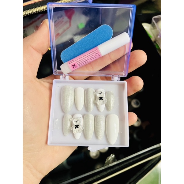 Nail box thiết kế mắt mèo, gắn gấu nơ hoặc gấu nhũ