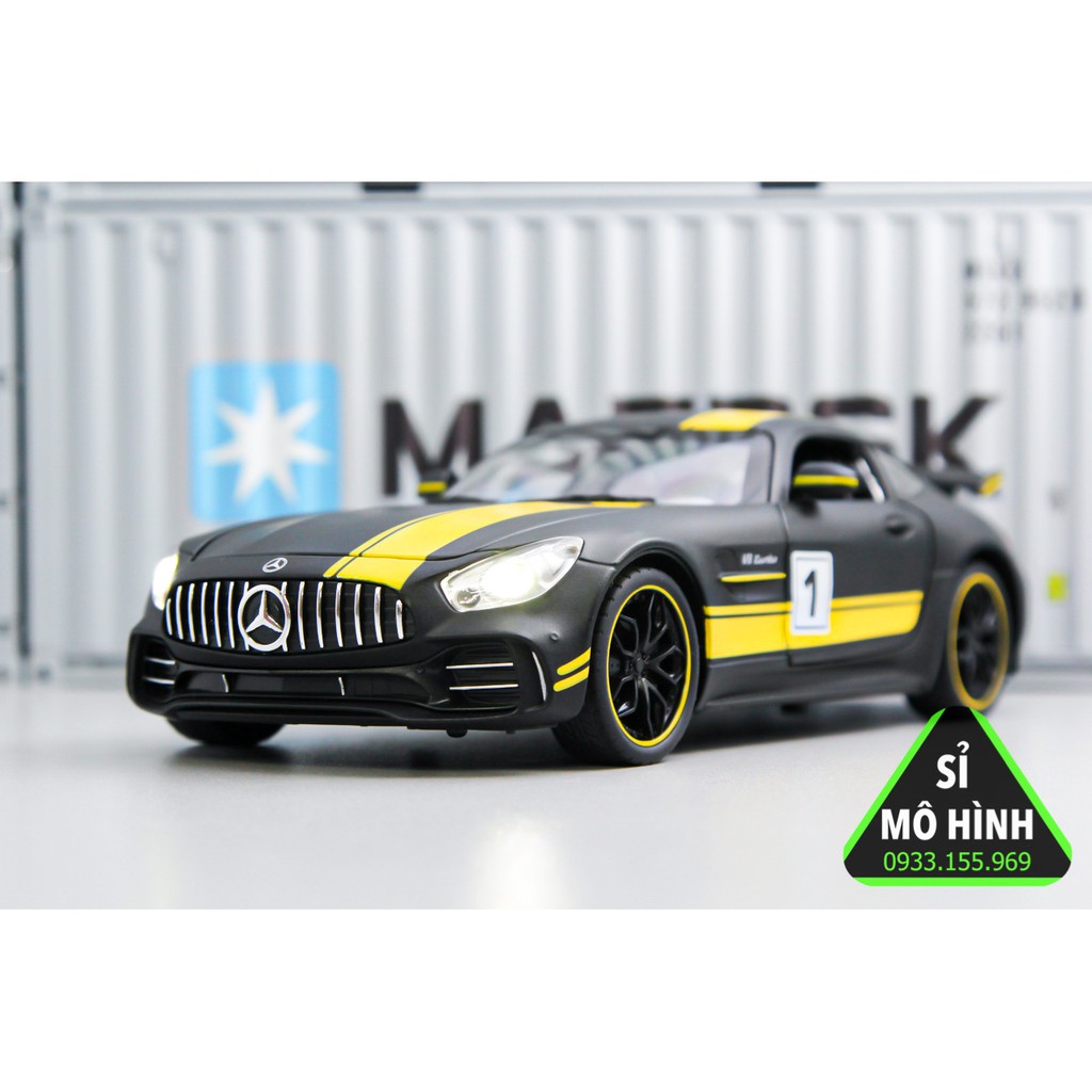 Mô hình xe đua Mercedes AMG GTR 1:24 Đen