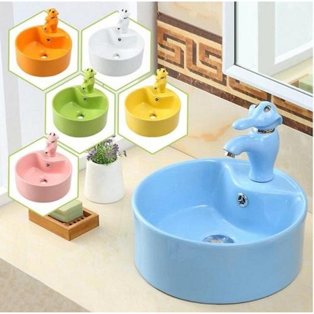 Bồn rửa tay trẻ em có đủ các màu xanh lá, vàng, hồng, cam, xanh dương