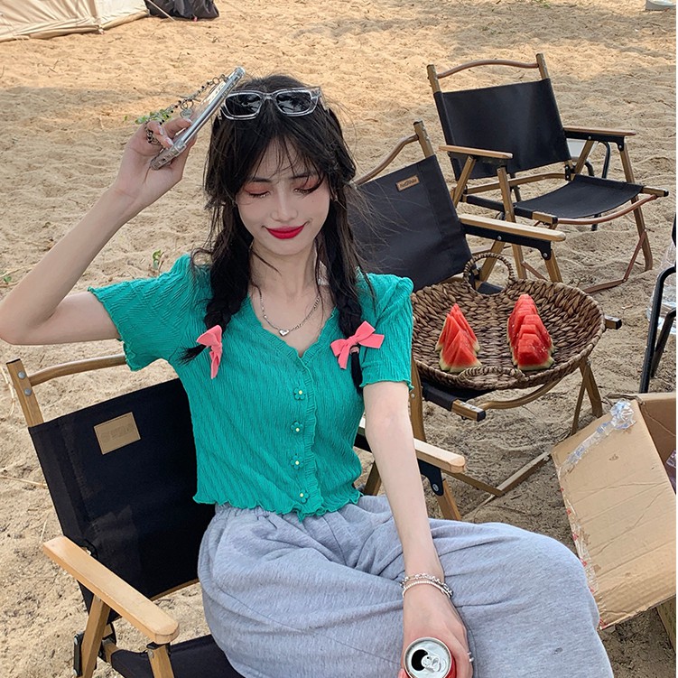 Áo Croptop Tay Ngắn Cổ Chữ V Màu Trơn Thời Trang Đáng Yêu Cho Nữ