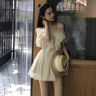 Váy bánh bèo hai dây trễ vai