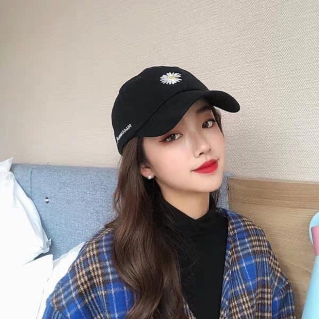 Mũ lưỡi trai hoa cúc hot trend