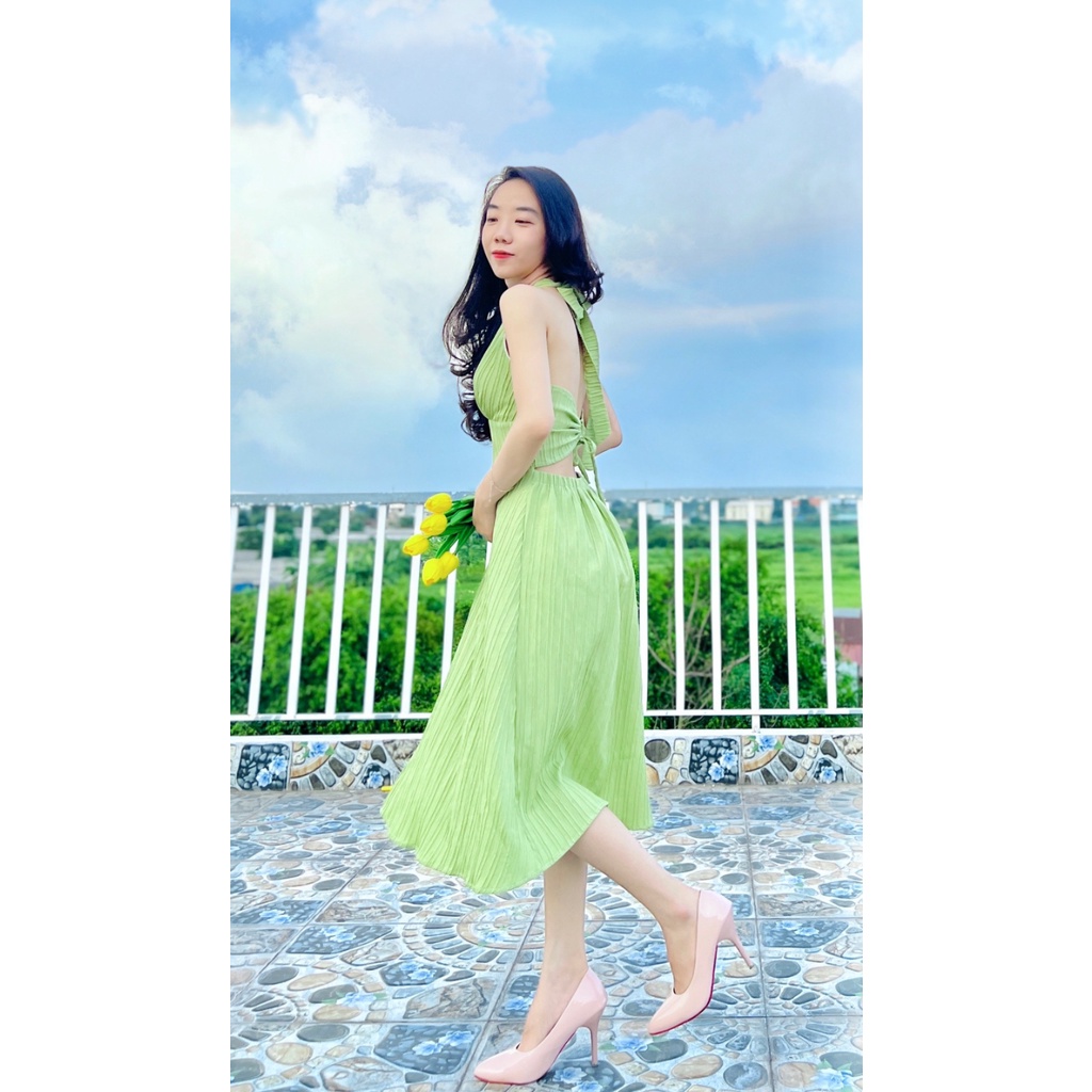 Váy Flora Dress xanh cốm nhẹ nhàng, dịu dàng, quyến rũ nhưng không kém phần cá tính