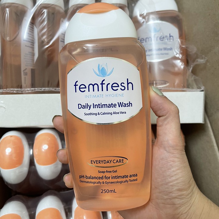 DUNG DỊCH VỆ SINH PHỤ NỮ FEMFRESH DAILY INTIMATE WASH 250ML