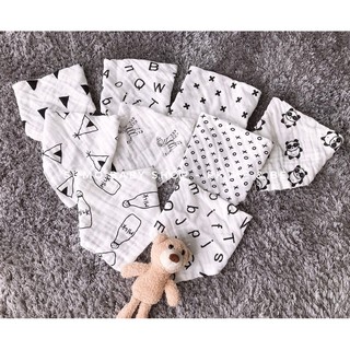 Yếm Xô Tam Giác Đen Trắng Mềm Mịn Cho Bé