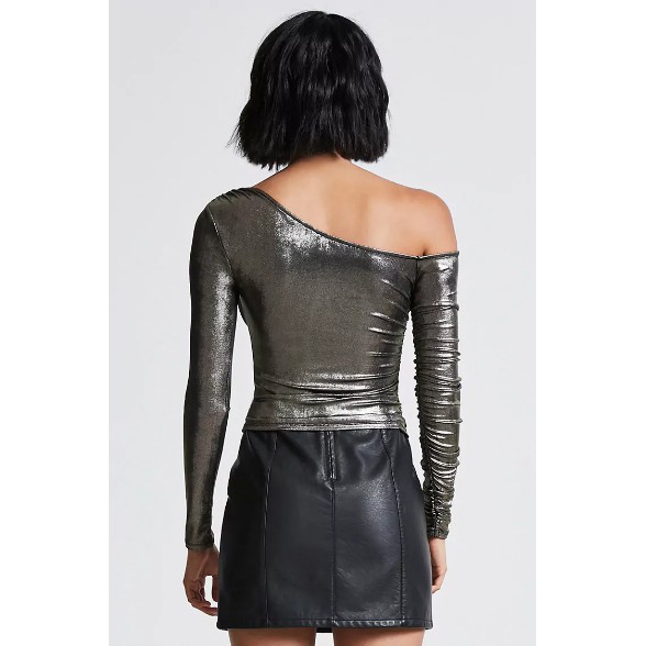 Áo hở vai metallic dài tay F21