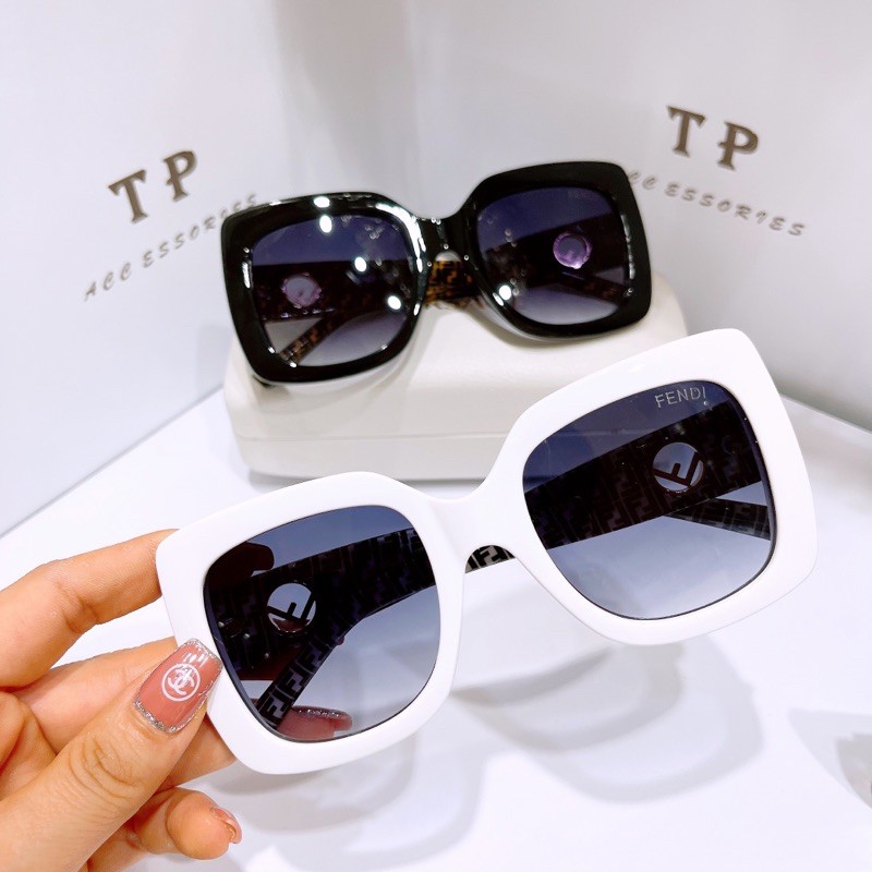 KÍNH MẮT THỜI TRANG CAO CẤP